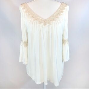G Collection size S ivory BOHO V-neck w lace cutout  3/4 bell sleeve tie blouse